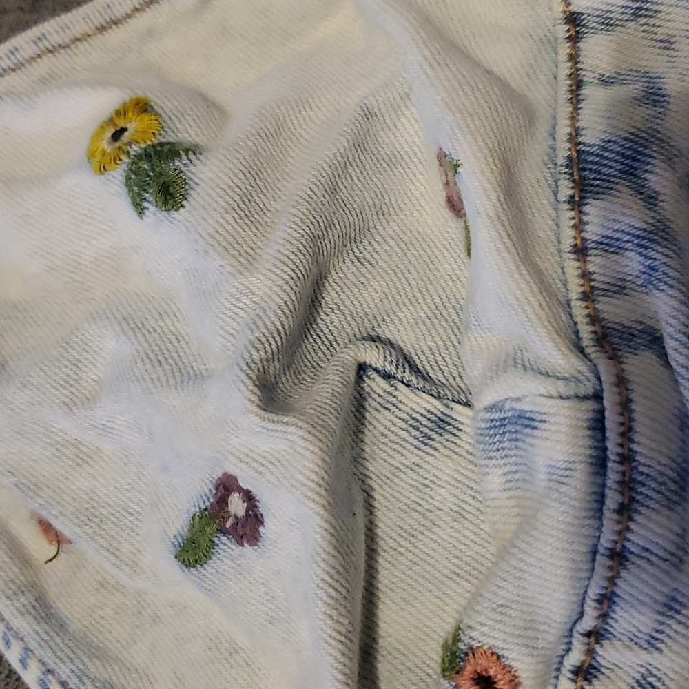 Triangle Cup Denim Tank Top Wild Fable Acid Wash Floral Embroidered Sz LG #M26 - Picture 7 of 8